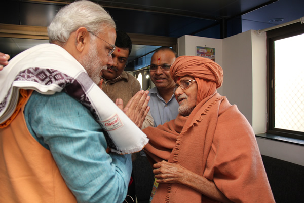 Gujarat Prime minister Mr. Modi met P.P. Dhyani Swami after winning election 2012 